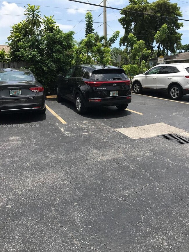 Building Photo - 2415 Lincoln St