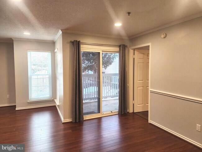 Building Photo - 1504 Lincoln Way