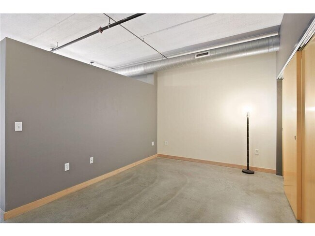 Building Photo - 710 N 4th St