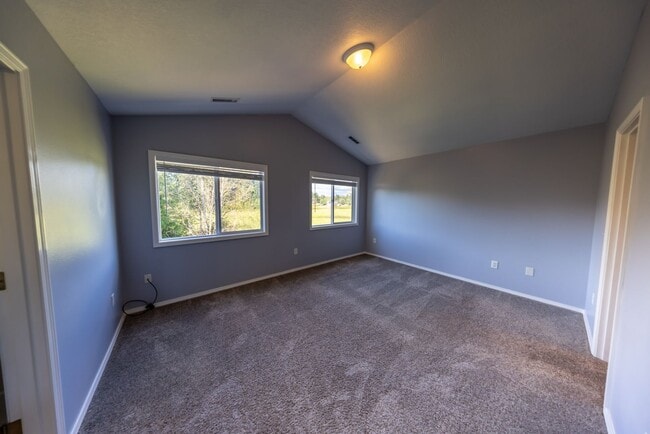 Building Photo - 4 Bedroom house in Hazel Dell - AC, large ...