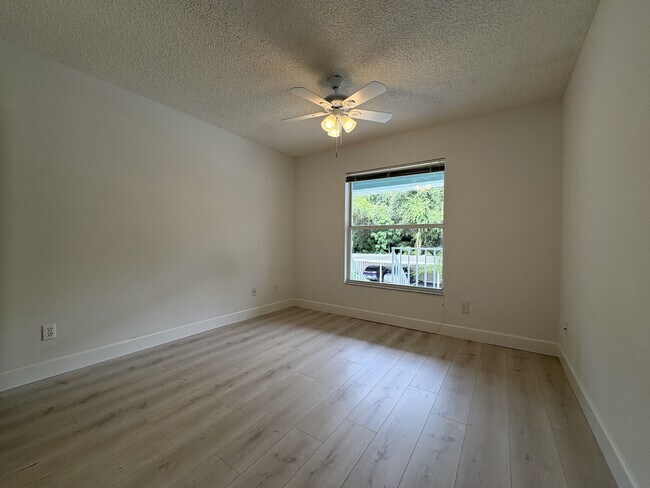Building Photo - 133 Wading Bird Cir