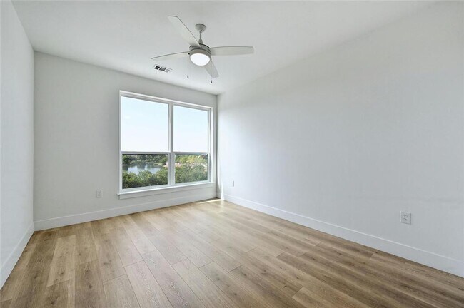 Building Photo - 1701 Simond Ave Ave