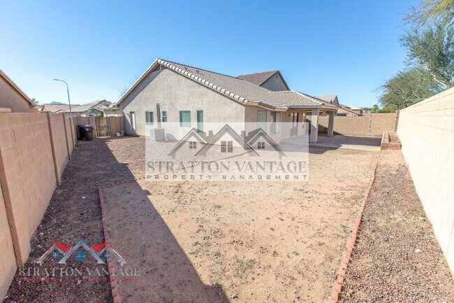 Building Photo - 11754 W Belmont Dr