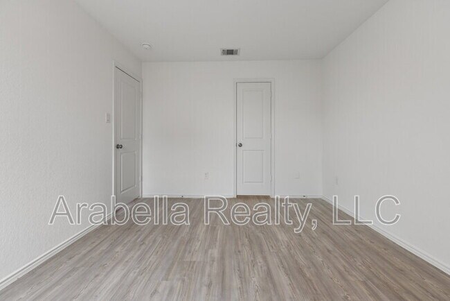 Building Photo - 13823 Ostrich Run