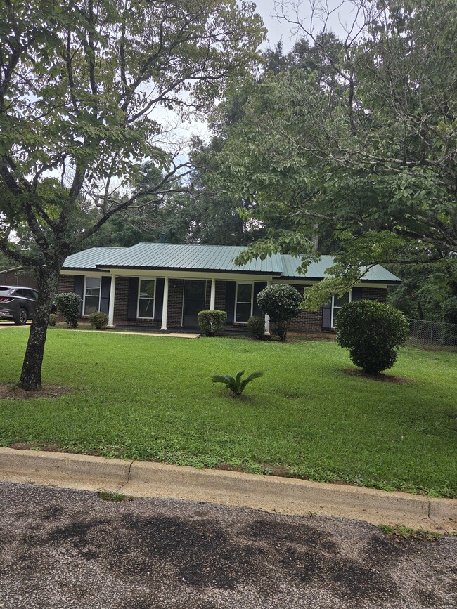 Building Photo - 1118 Country Cir