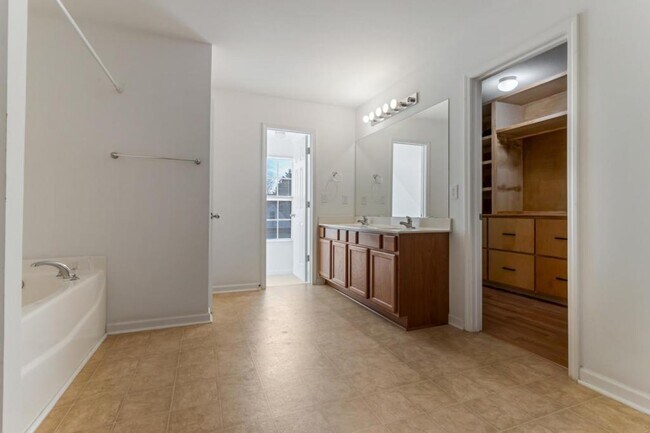 Building Photo - 301 Carnahan Dr