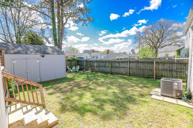 Building Photo - 9262 Coleman Ave