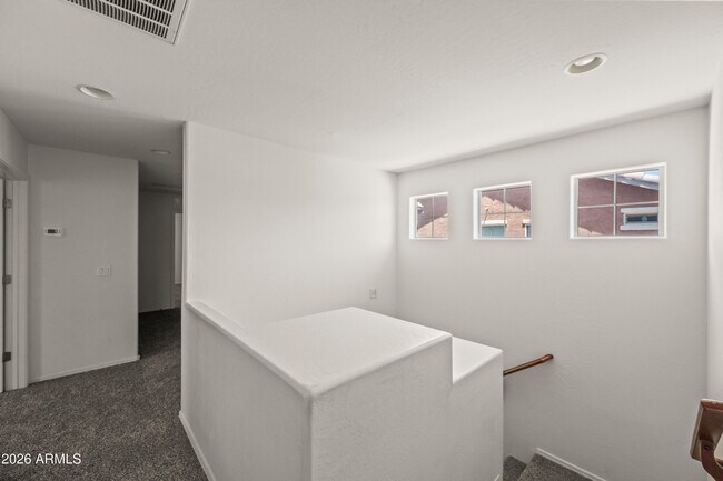 Building Photo - 472 N Ranger Trail