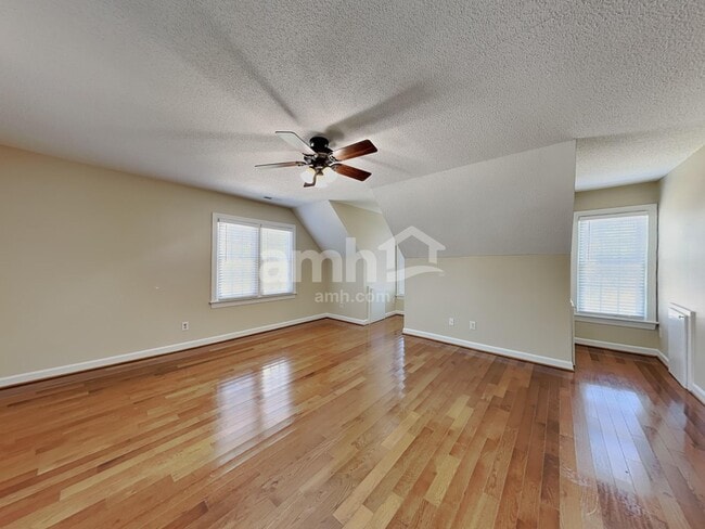 Building Photo - 901 Birkdale Dr