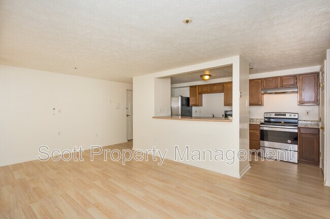Building Photo - 903 Woodbridge Ct