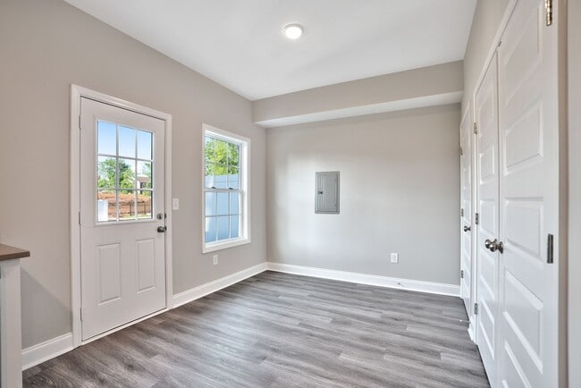 Building Photo - 68 Highland Blf Wy