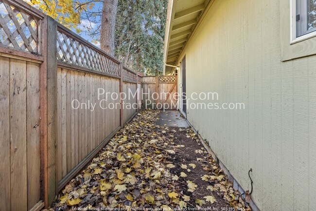 Building Photo - Discover Serenity in Montavilla's Hidden Gem!