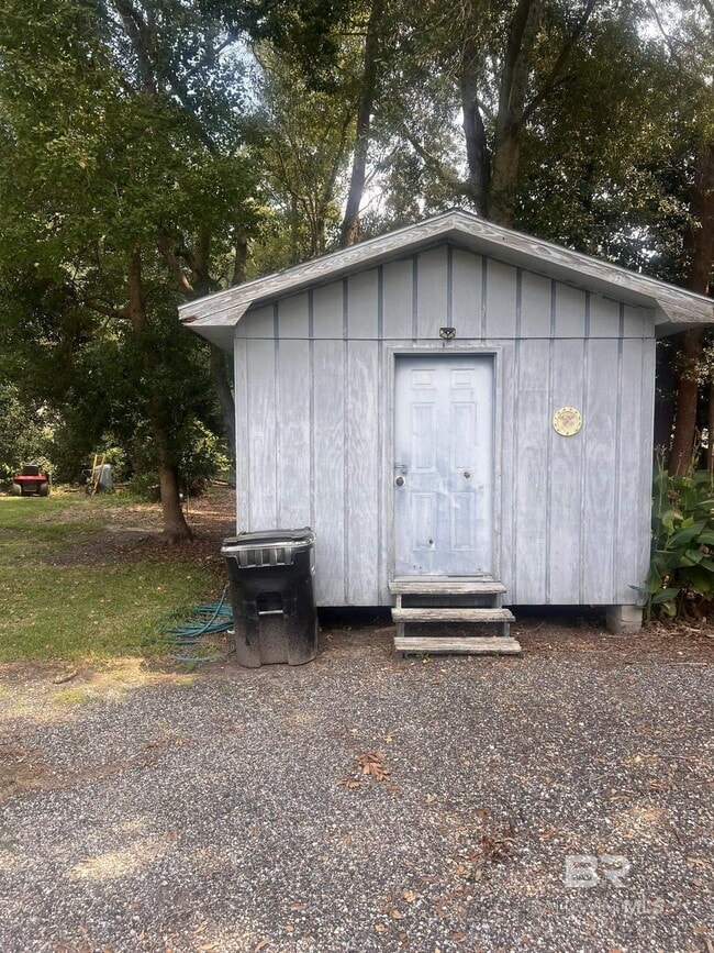 Building Photo - 2115 S Magnolia St