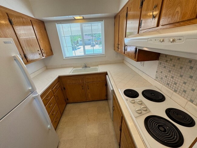 Building Photo - 1449 Gary Way