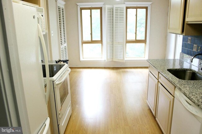 Building Photo - 561 Florida Ave