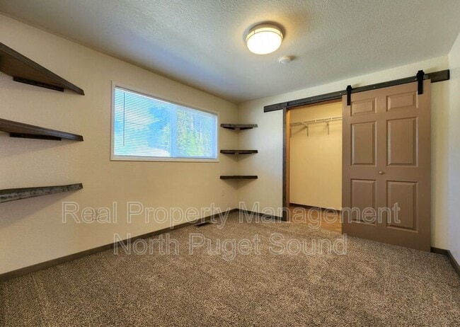 Building Photo - 10914 Willow Rd