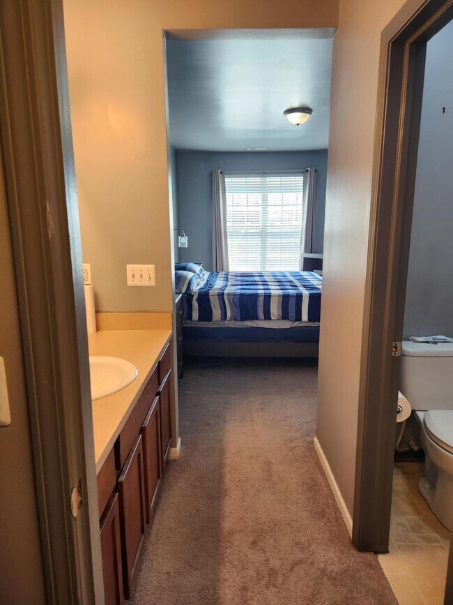 Building Photo - 23668 Northstone Village Dr