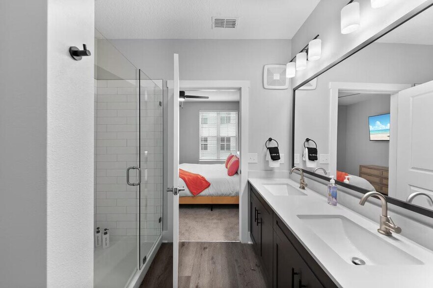 Building Photo - 11830 Buckfield Cir