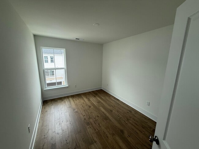 Building Photo - 15354 Oasis Sun Aly