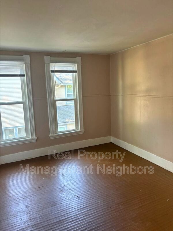 Building Photo - 1717 Plainfield Ave NE