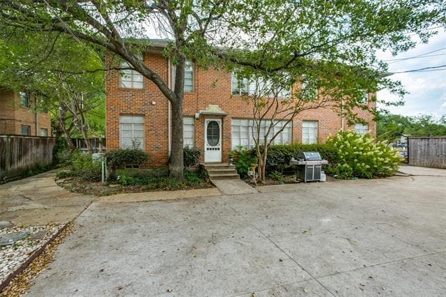 Building Photo - 4421 University Blvd