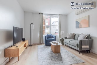 Building Photo - 68 Gold St