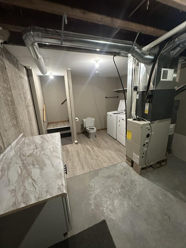 Building Photo - 118 N Wisconsin St