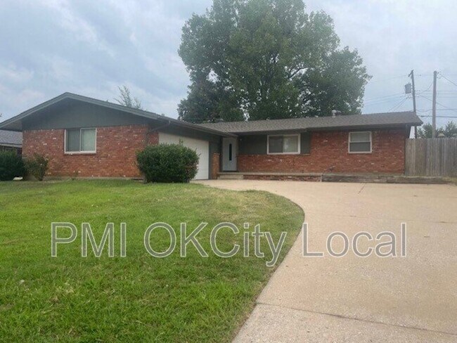 Building Photo - 3708 N Eagle Ln