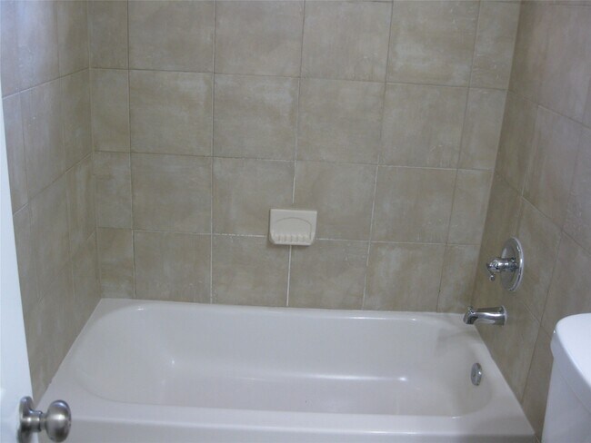 Building Photo - 3010 Oakdale St