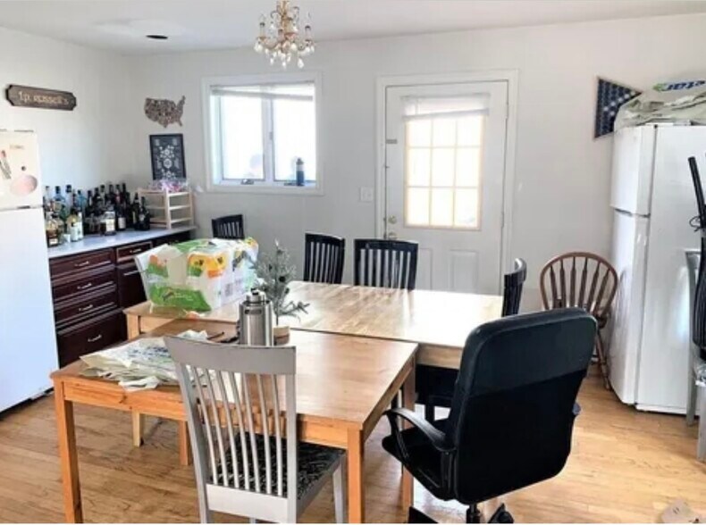 Building Photo - 309 Beacon St