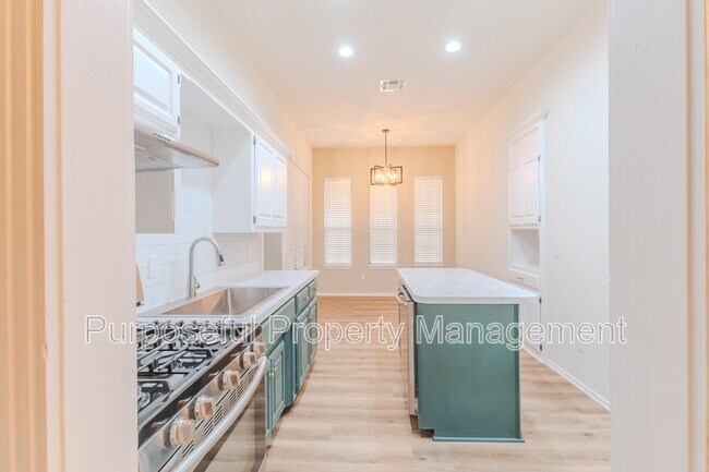 Building Photo - 1109 David Rd