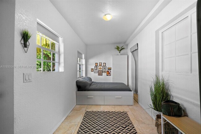 Building Photo - 555 NE 73rd St