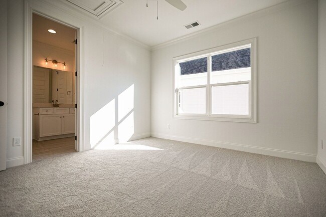 Building Photo - 3013 Long Br Cir