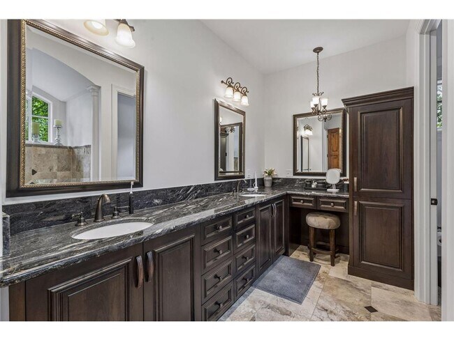 Building Photo - 15700 Portico Dr