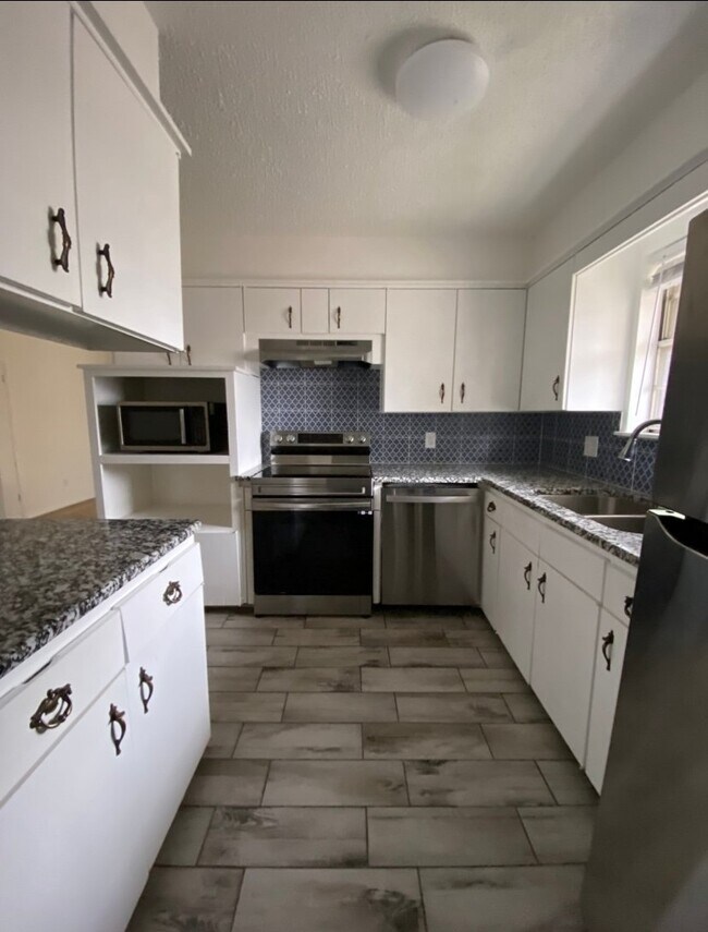 Building Photo - 7105 S McKinley Ave