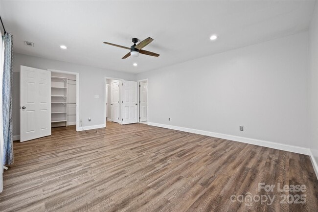 Building Photo - 6801 Stillmeadow Dr