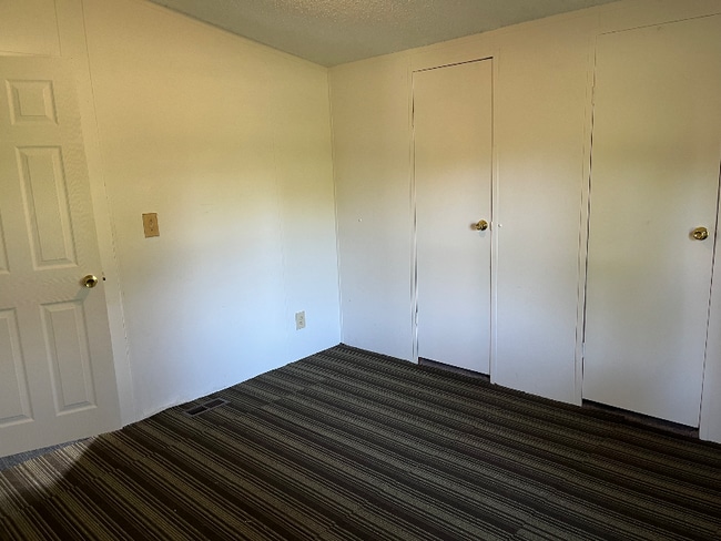 Building Photo - 9590 SW McAdoo Rd