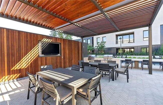 Building Photo - 1204 Rivington
