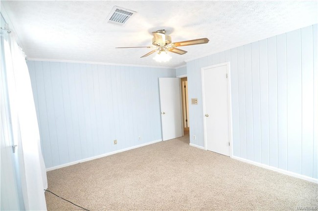 Building Photo - 5758 Carriage Hills Dr