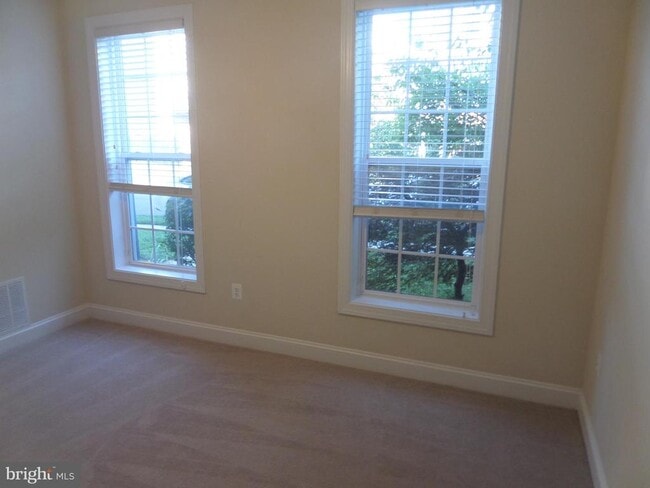 Building Photo - 15998 Greymill Manor Dr