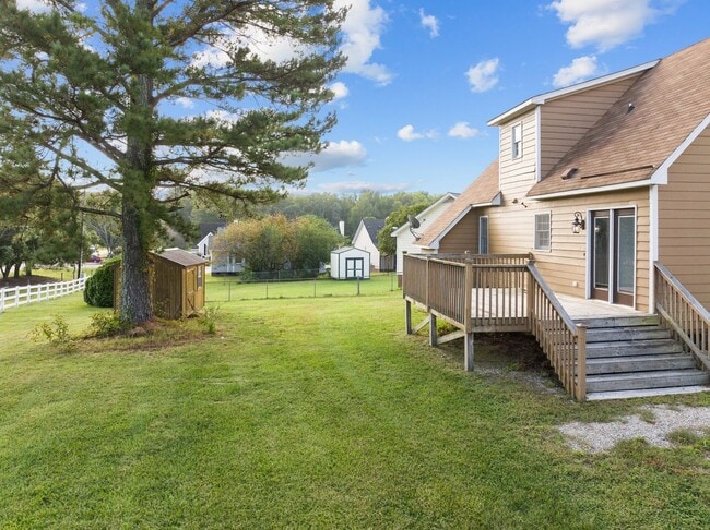 Building Photo - Welcome to your Perfect Home:  3BD, Hardwo...