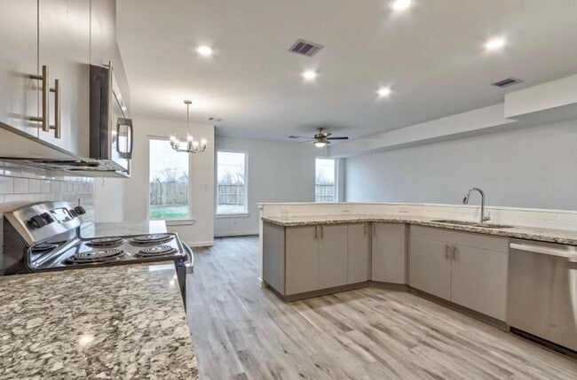 Building Photo - 4810 Centipede Rd