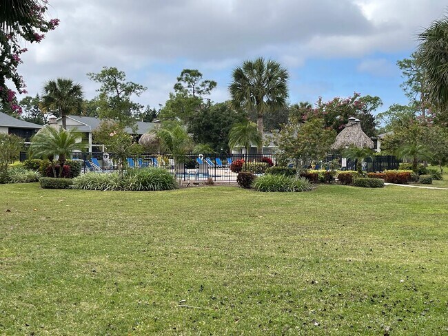 Building Photo - ANNUAL RENTAL - 2/2 CONDO IN ABBEY AT BERKSHIRE VILLAGE