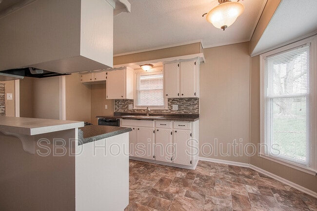 Building Photo - 9024 E 90 Terrace