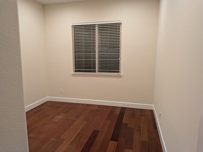 Building Photo - 3980 Avignon Ln