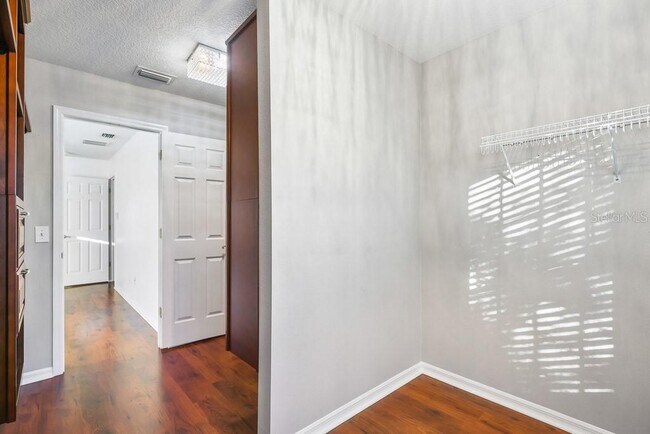 Building Photo - 15016 Heronglen Dr