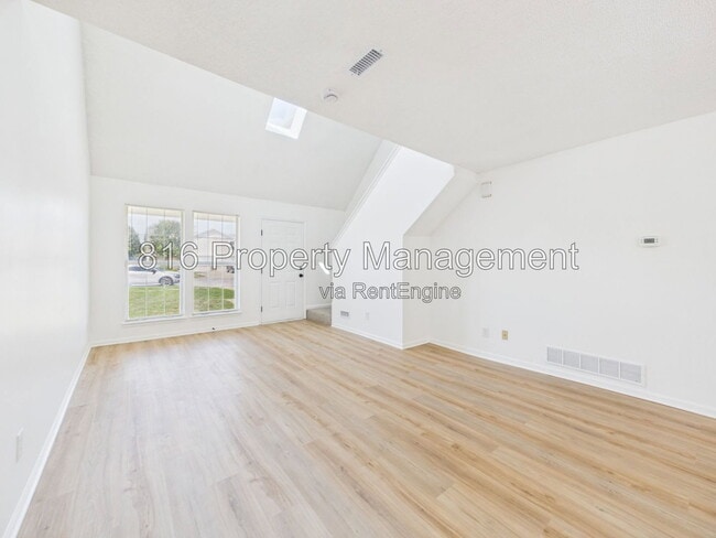 Building Photo - 504 Spring Ave