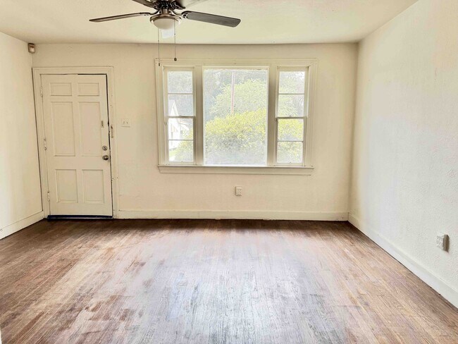 Building Photo - 867 N 39th St