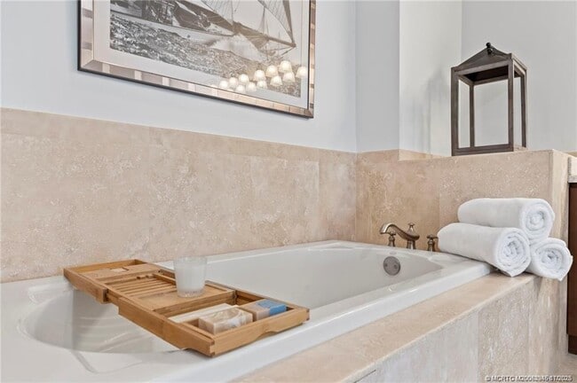 Building Photo - 3702 N Hwy A1A