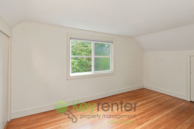 Building Photo - 9844 42nd Ave SW